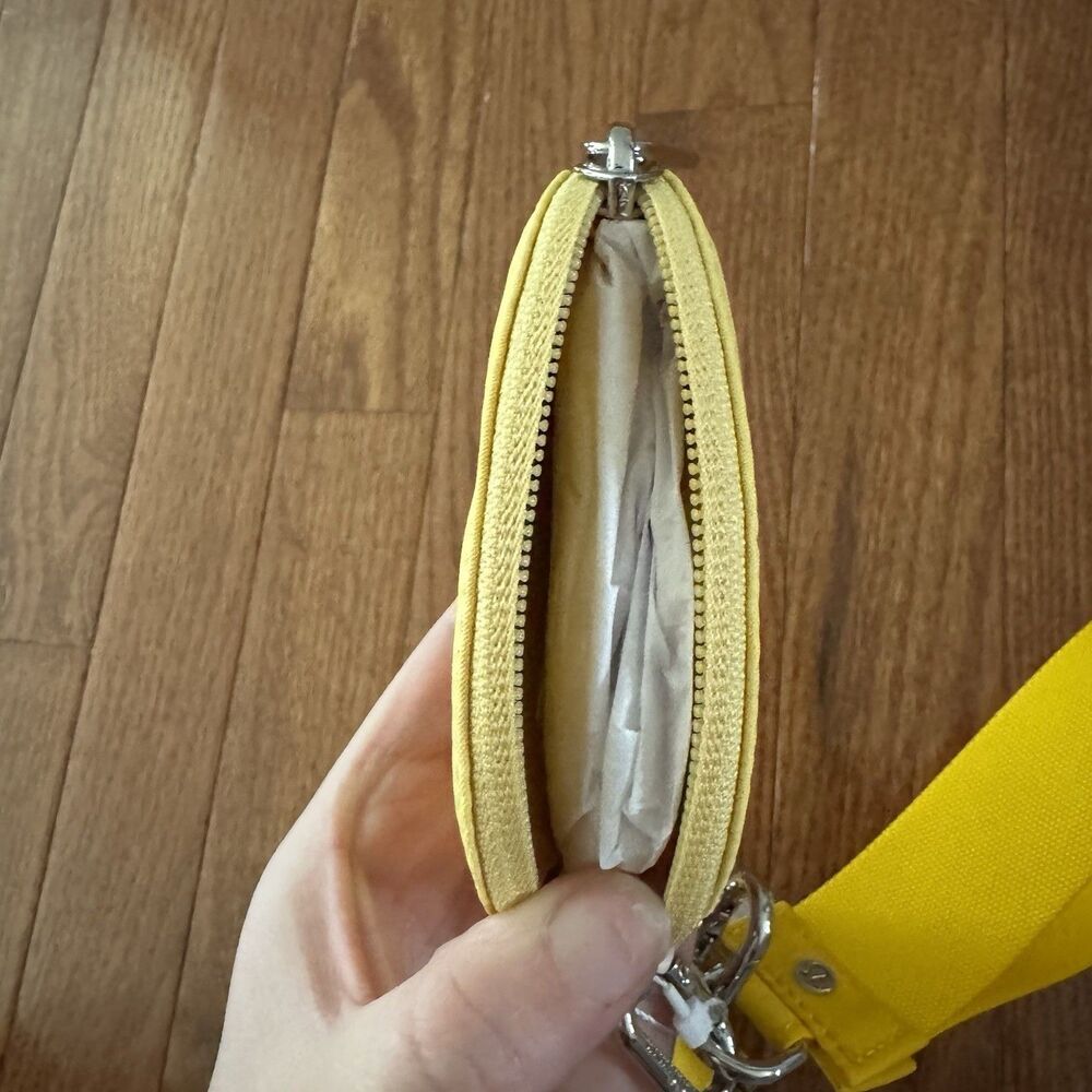 Lululemon Dual Pouch Wristlet Yellow Maize Lemon Silver Keychain Wallet Travel - Picture 8 of 8